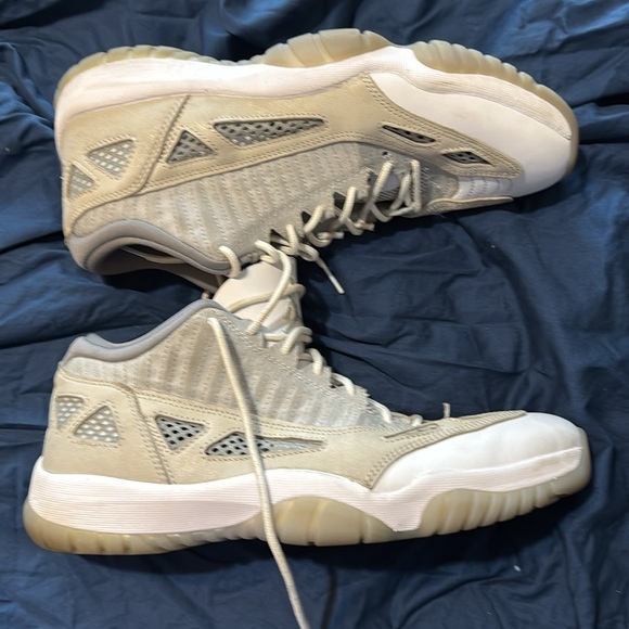 Jordan 11 low - Picture 2 of 4